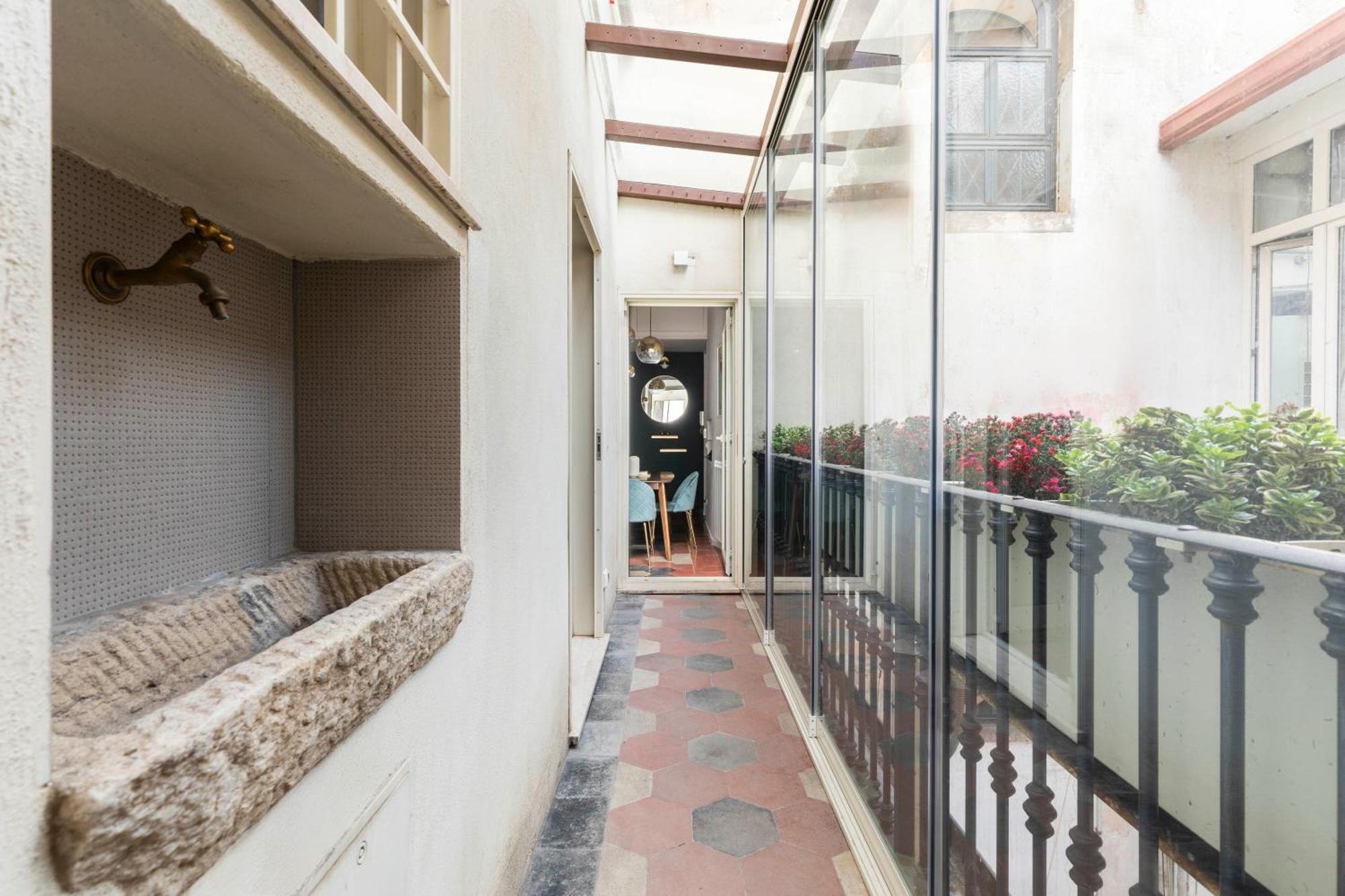 Ych-colosseo Book House Apartamento *